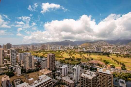 Deluxe Panoramic Mountain View Condo - 37Th Floor, Free Parking & Wifi Condo 檀香山 外观 照片