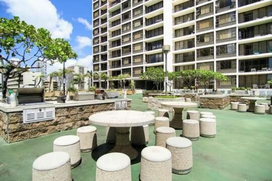 Deluxe Panoramic Mountain View Condo - 37Th Floor, Free Parking & Wifi Condo 檀香山 外观 照片