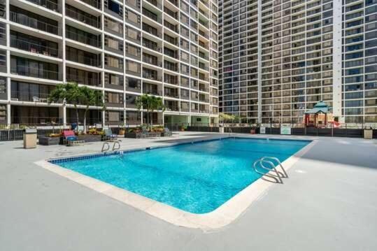 Deluxe Panoramic Mountain View Condo - 37Th Floor, Free Parking & Wifi Condo 檀香山 外观 照片