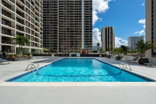 Deluxe Panoramic Mountain View Condo - 37Th Floor, Free Parking & Wifi Condo 檀香山 外观 照片