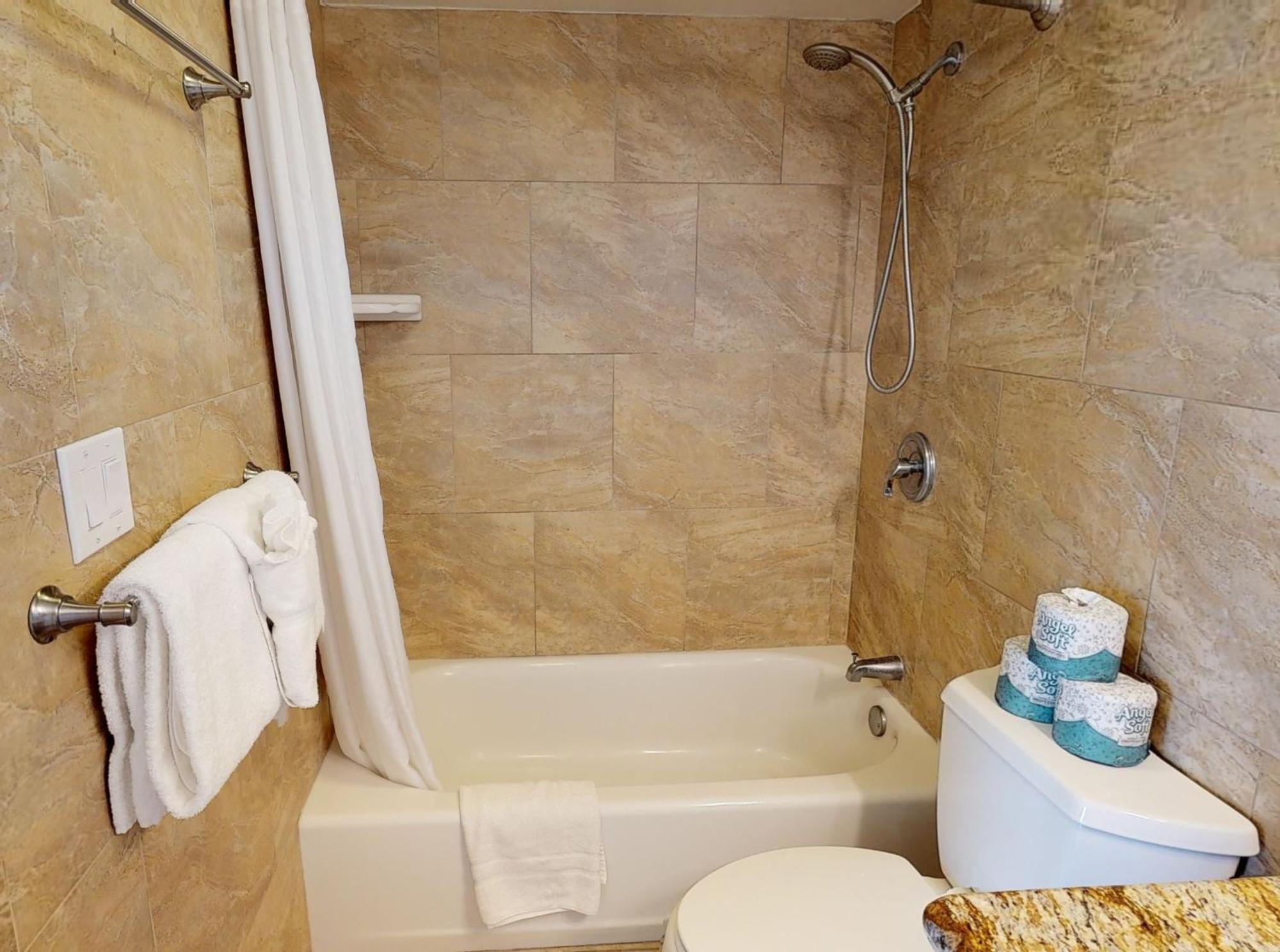Deluxe Panoramic Mountain View Condo - 37Th Floor, Free Parking & Wifi Condo 檀香山 外观 照片